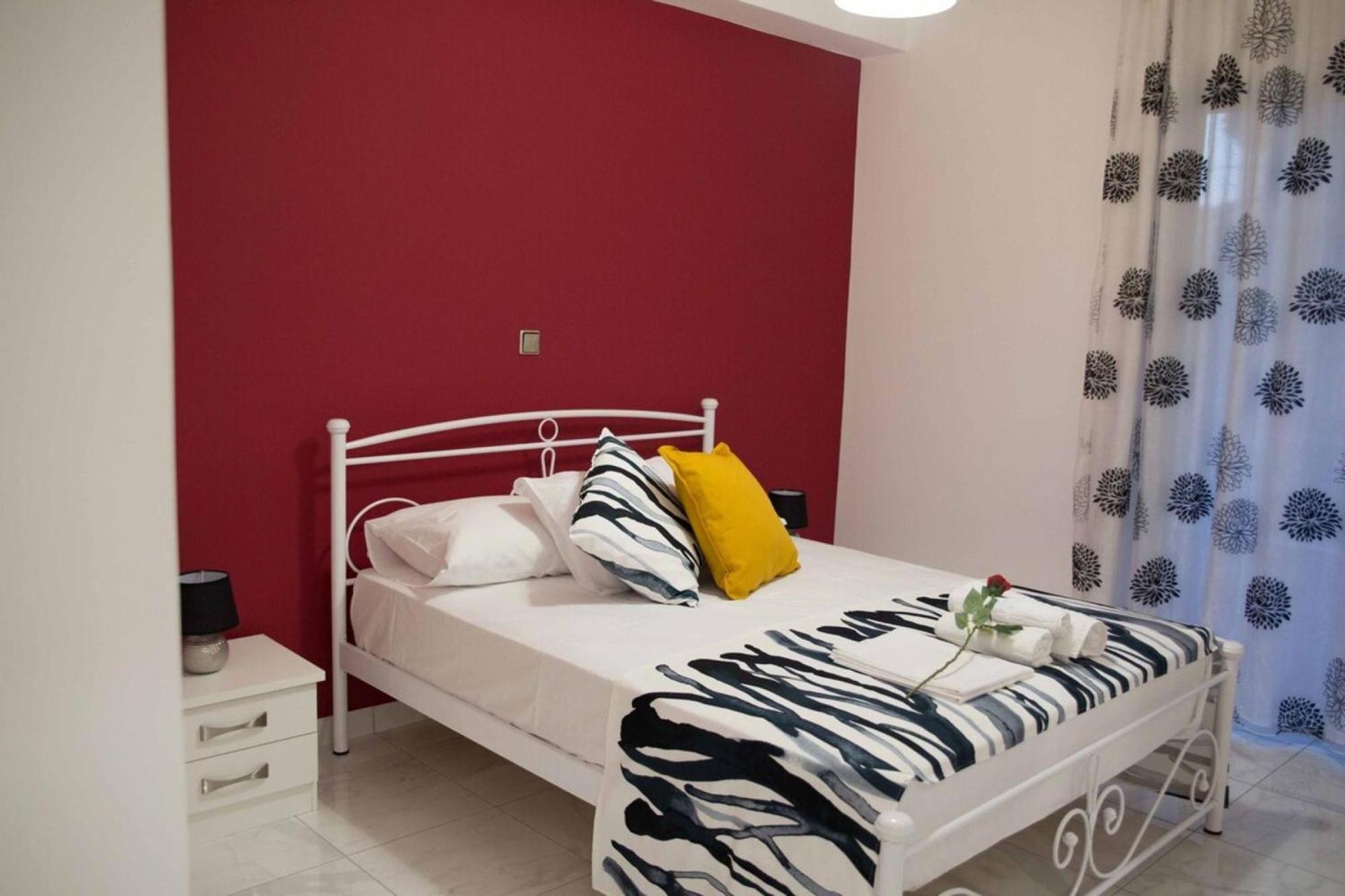Cozy Apartment With Sea View Next To Marina Zeas Pireu Exterior foto